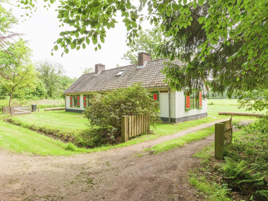 Cozy Holiday Home Near Forest In Барн Екстер'єр фото